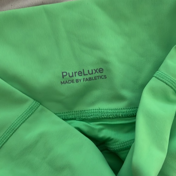 Fabletics 6” biker shorts - Picture 2 of 4